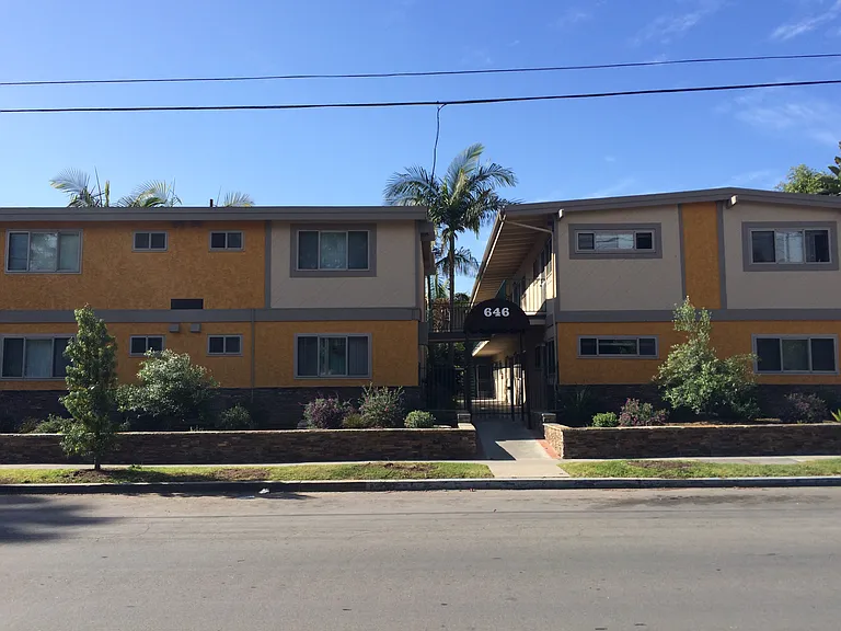 Seabreeze Apartments — Photo 17