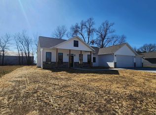 1708 E H&w Dr, Clinton, MO 64735