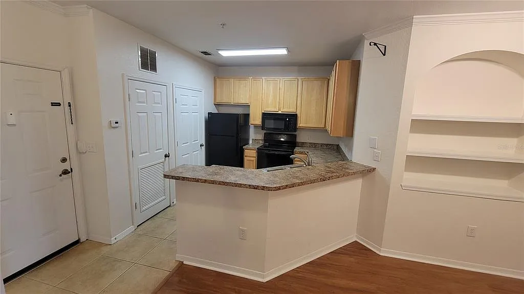 2 bed, 2.0 bath, 1157 sqft, $1,695 — Photo 3