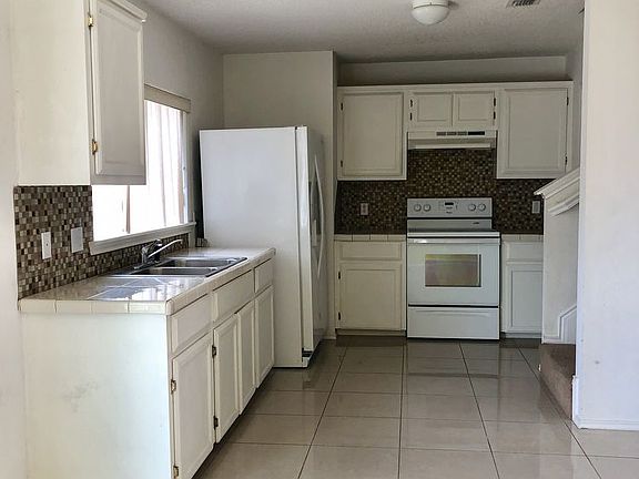 4th image of 3117 Providence Ave