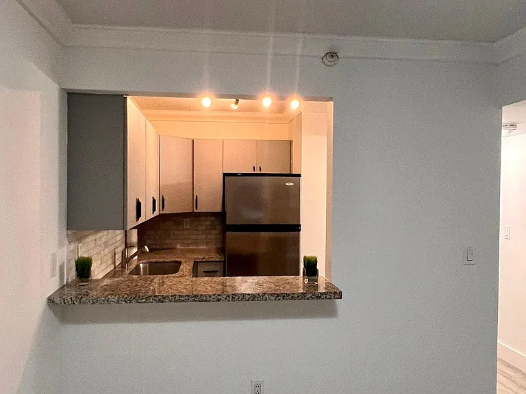 126 SW 17th Rd #405 — Photo 13