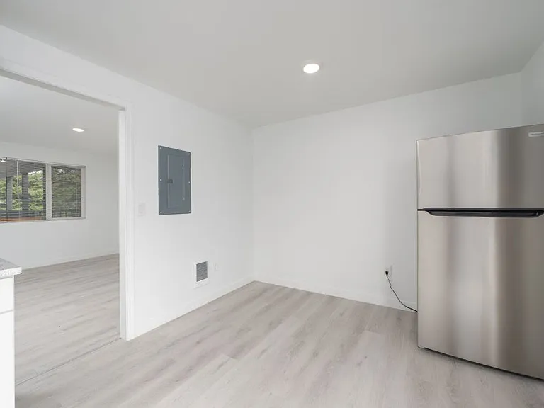 Melody Apartments — Photo 14