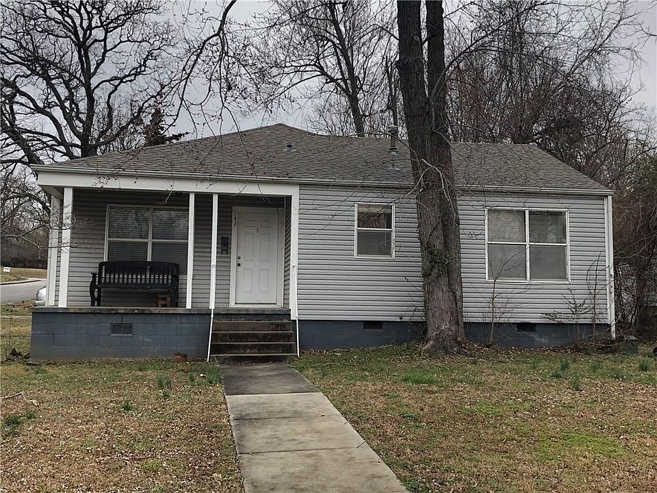 1st image of 904 N Woolsey Ave