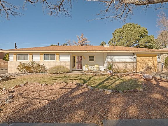 11609 Lexington Ave NE-2