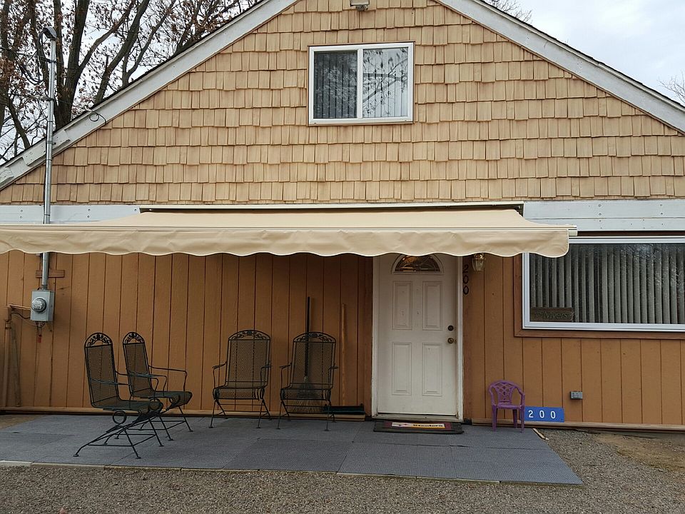 Front of house/sunsetter/pat