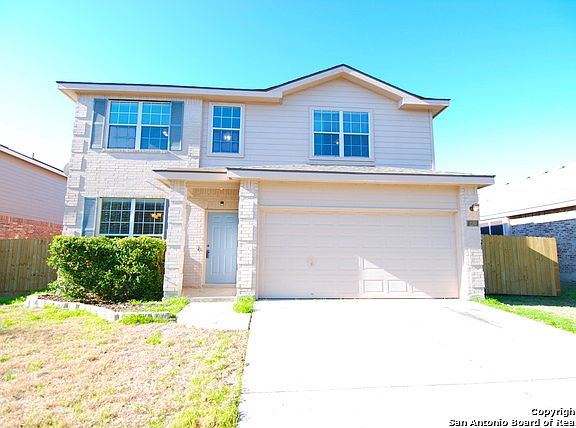 2nd image of 220 Spice Oak Ln