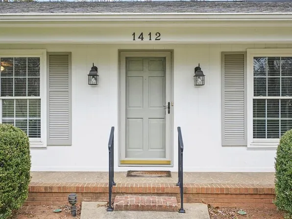 1412 Hobbs Rd, Greensboro, NC 27410