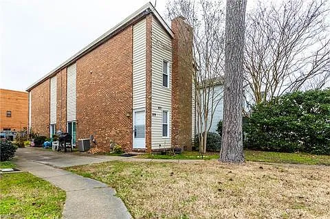 521 Barberton Dr — Photo 1