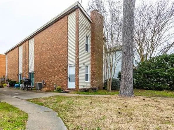 521 Barberton Dr, Virginia Beach, VA 23451