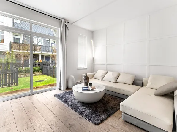 1220 Rocklin St #134, Coquitlam, BC V3B 0N7