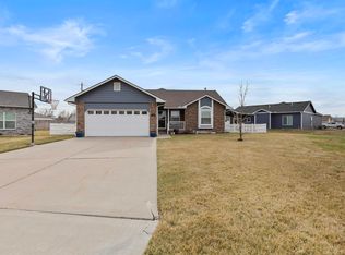 329 Kisiwa Village Rd, Hutchinson, KS 67502