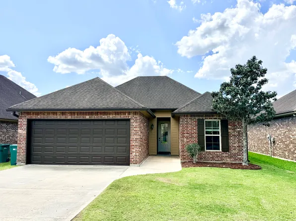 126 Sugarcreek Dr, Youngsville, LA 70592
