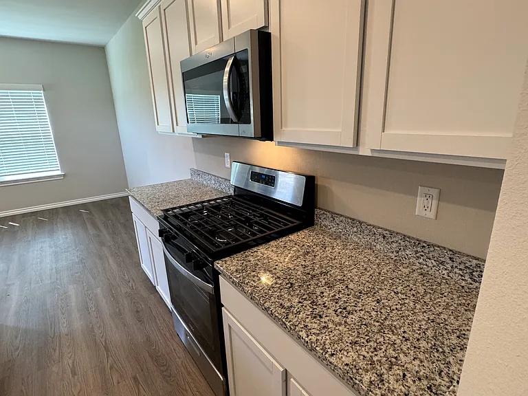 1901 SE Jefferson Pl — Photo 5