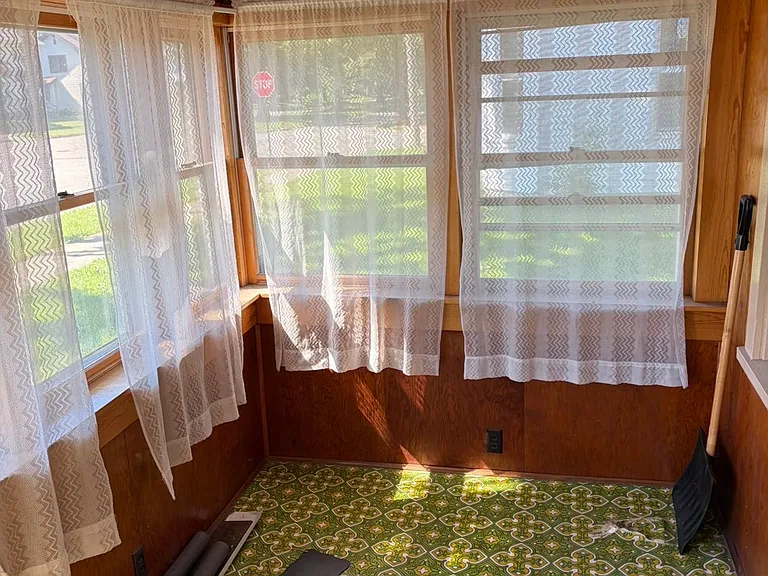 234 N Market St — Photo 2