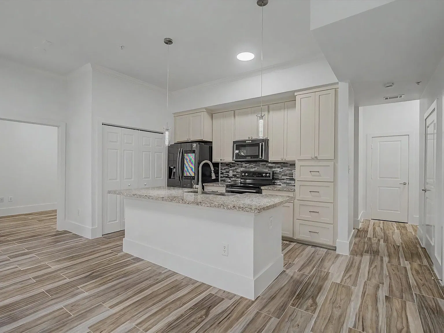 300 Saint Joseph Pkwy — Photo 4