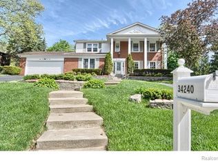 34240 Commons Dr, Farmington Hills, MI 48331