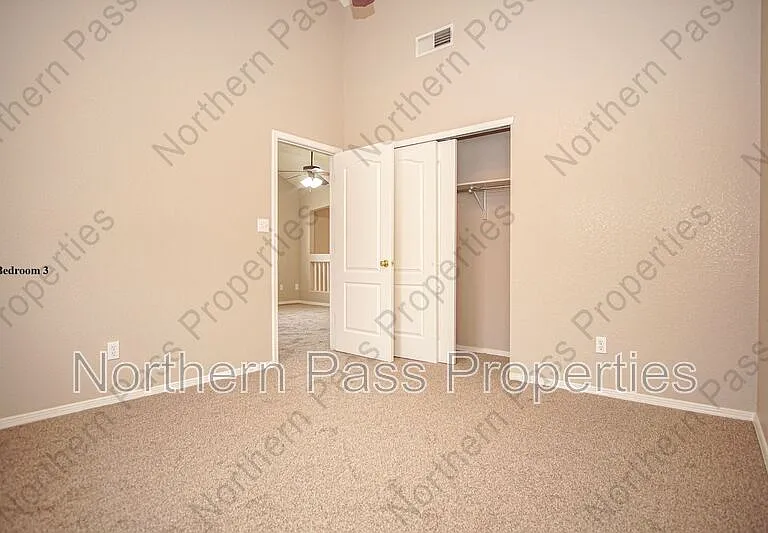 10790 Adin St — Photo 27