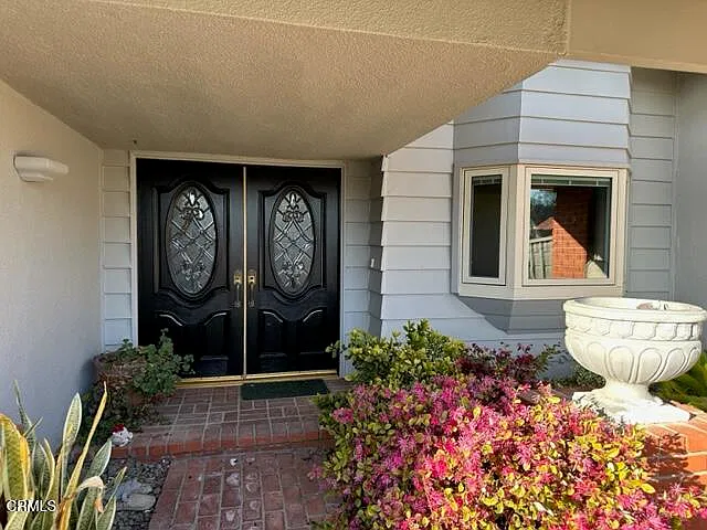5 bed, 3.0 bath, 2504 sqft, $5,500 — Photo 2