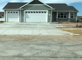 502 Sweet Meadow Ln, Kaukauna, WI 54130