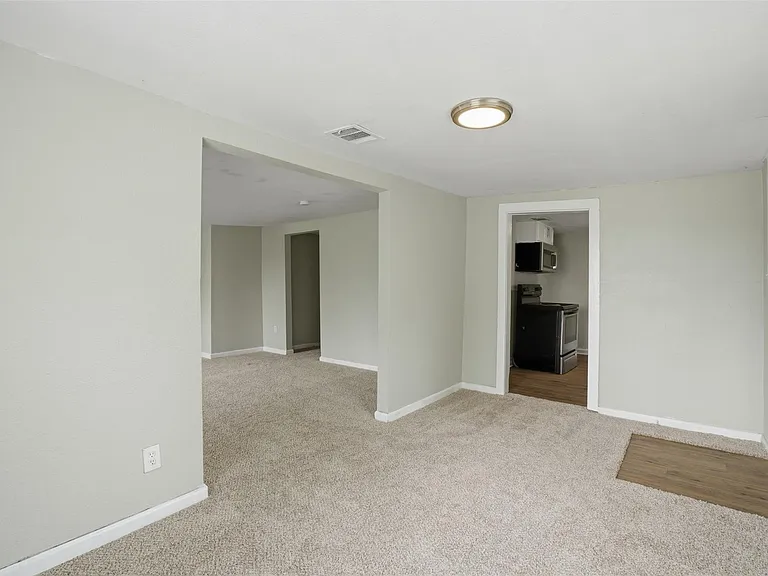 1214 Jones St — Photo 10