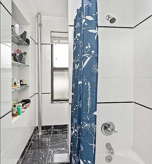 303 E 10th St #10 — Photo 6