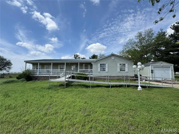 17082 S County Circle Dr, Bernie, MO 63822