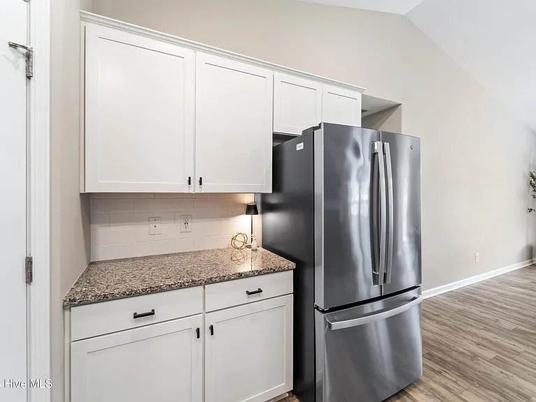 242 Legacy Ln — Photo 15