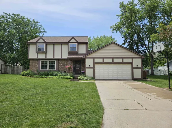 422 S Fox Croft Dr, De Pere, WI 54115