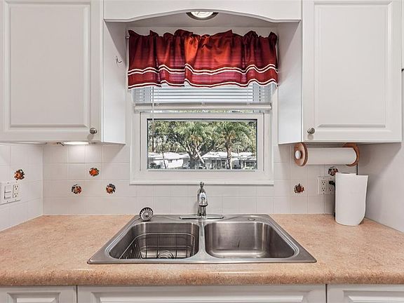 5th image of 3900 Roxane Blvd APT 8B