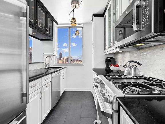 4th image of 515 E 79th St APT 28D