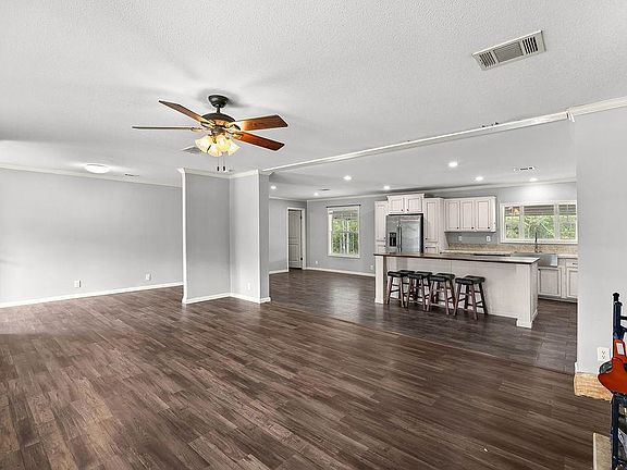 5th image of 20845 Gueringer Rd