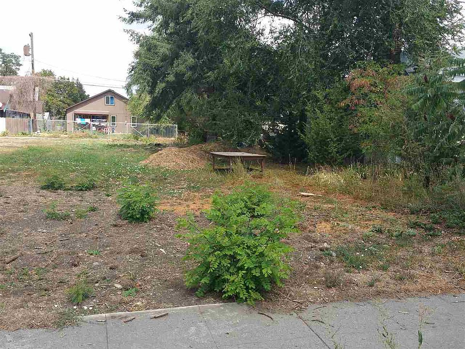 2nd image of 2207 E Sharp Ave