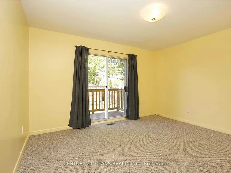 38 Rochman Blvd — Photo 6