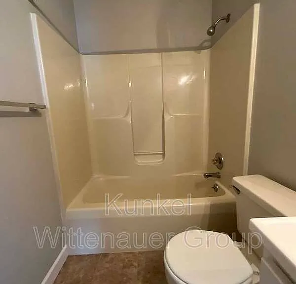 422 Nancy Dr — Photo 12