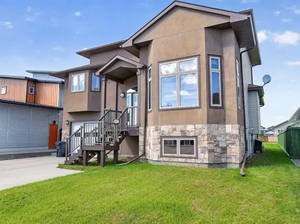 10407 E 102nd Ave, Sexsmith, AB T0H 3C0