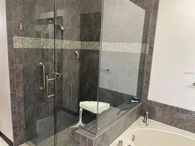 1858 N Prairie Dunes Ct — Photo 10