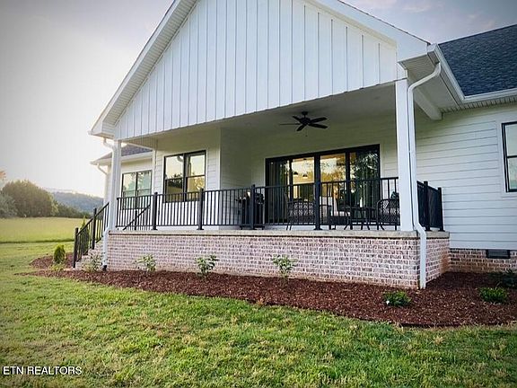 2nd image of 1022 Deerfoot Cir