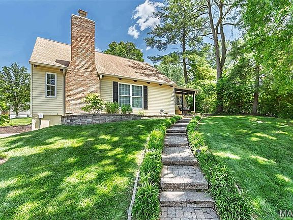 3rd image of 908 Twin Pine Dr