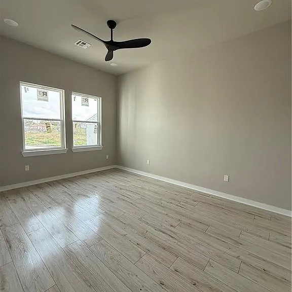 7600 Avalon Way — Photo 3