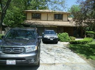 879 Honey Ln, Crete, IL 60417