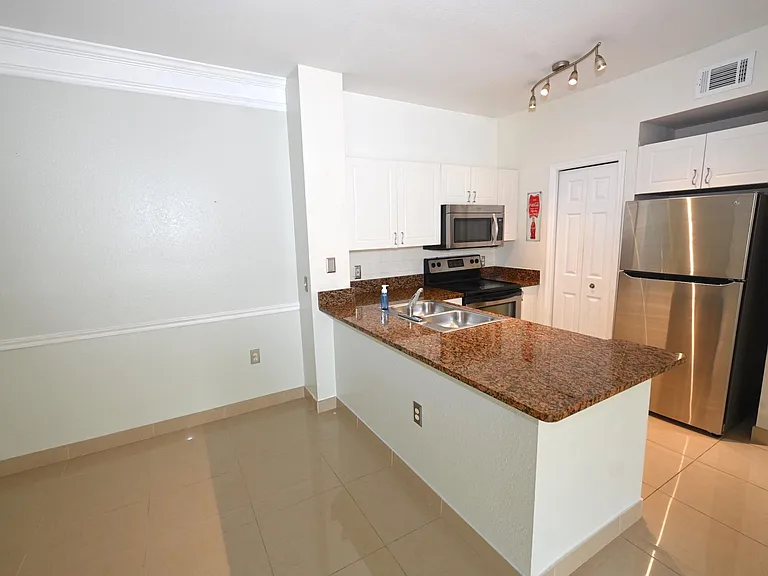 5110 Northridge Rd #202 — Photo 5