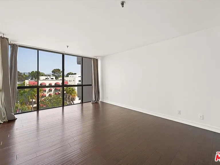 10660 Wilshire Blvd #705 — Photo 7