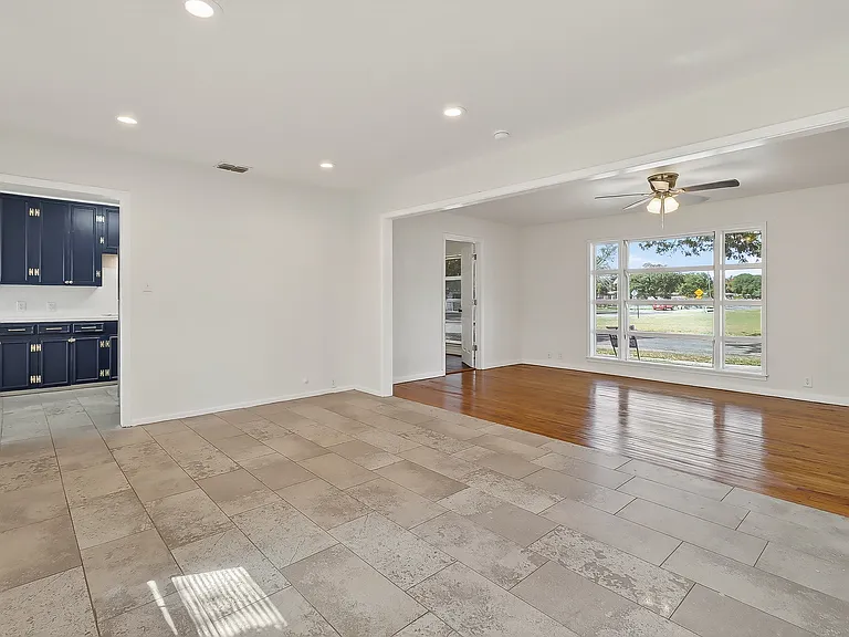 4634 Weir Dr — Photo 3