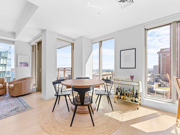 4th image of 133 Seaport Blvd #1022
