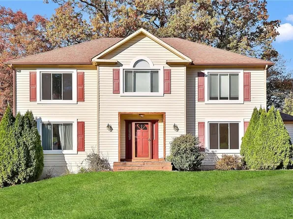 6 Knolltop Road, Elmsford, NY 10523