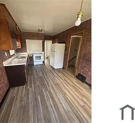 4544 Turney Rd — Photo 3