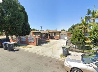 2221 W Borchard Ave, Santa Ana, CA 92704