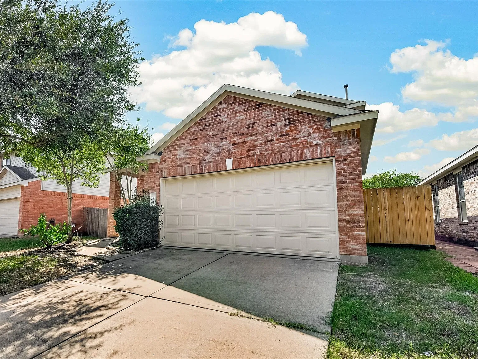 3 bed, 2.5 bath, 1815 sqft, $2,350 — Photo 4