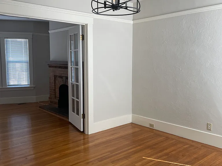 227 Louisburg St #UP — Photo 3