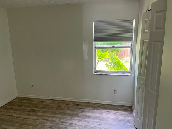 5th image of 1641 SE Dixie Hwy #1641
